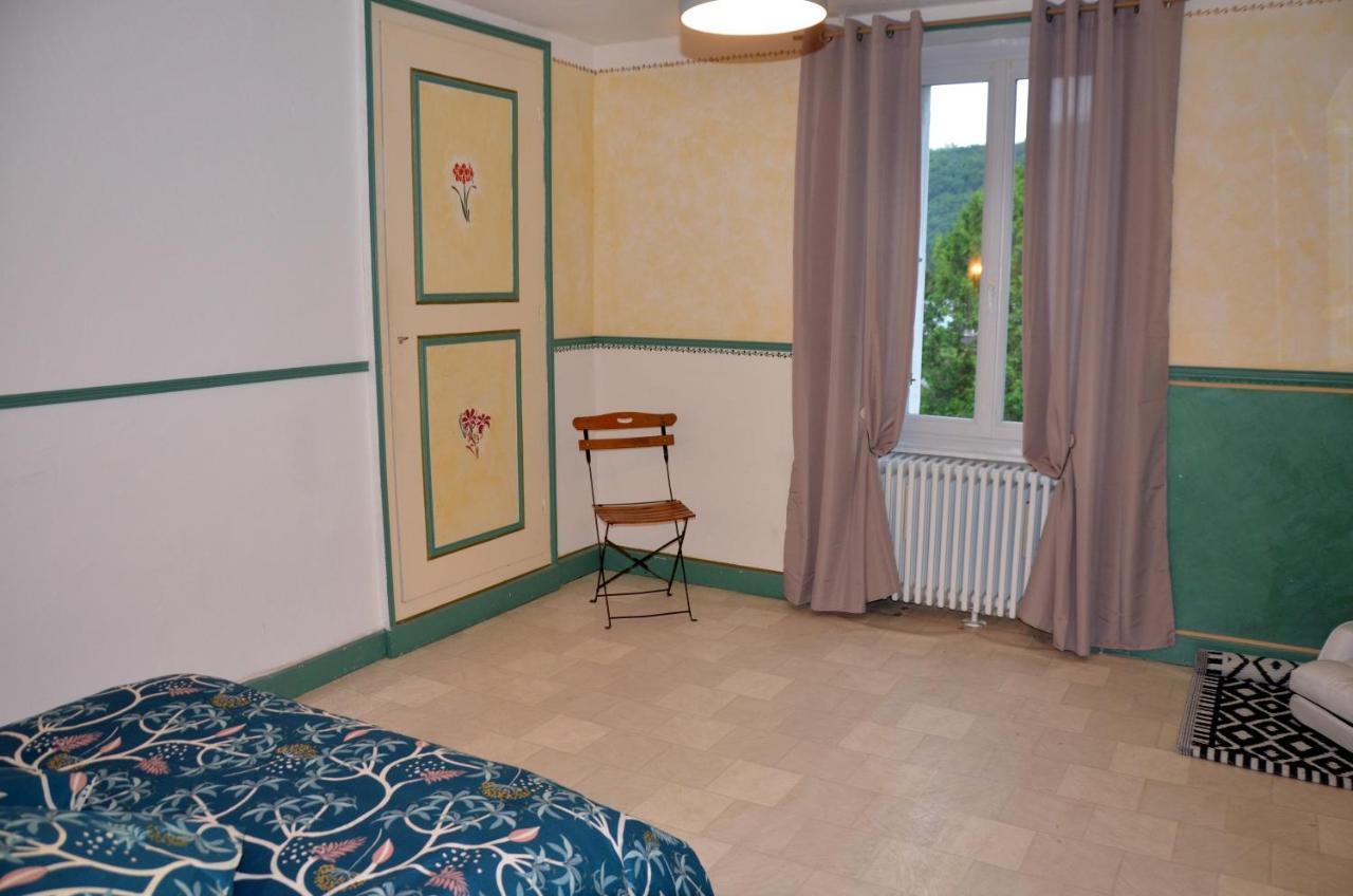 Chambon-sur-Voueize Au Bord De L'Eau Appartement 50 M2 מראה חיצוני תמונה